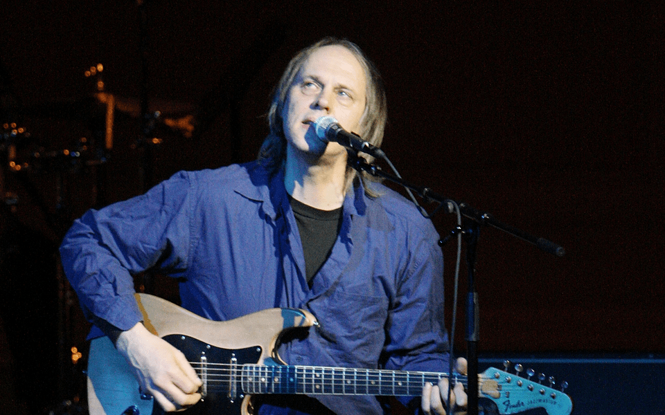 A murit cântăreţul şi chitaristul Tom Verlaine, figură emblematică a scenei punk-rock VIDEO
