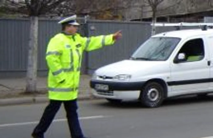 Poliţiştii au controlat şoferii în trafic