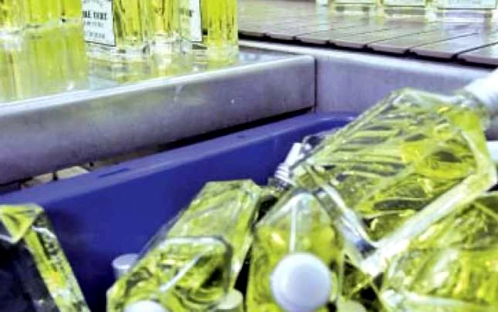 Laborator în care se testează parfumurile brandului