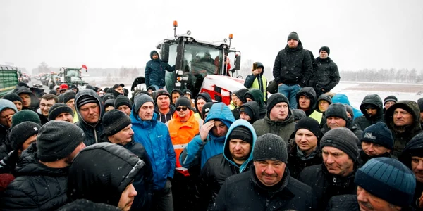 Agricultori polonezi protestatari FOTO EPA EFE jpg