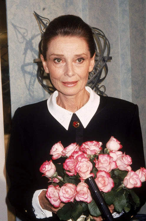 Audrey Hepburn a iubit foarte mult florile
