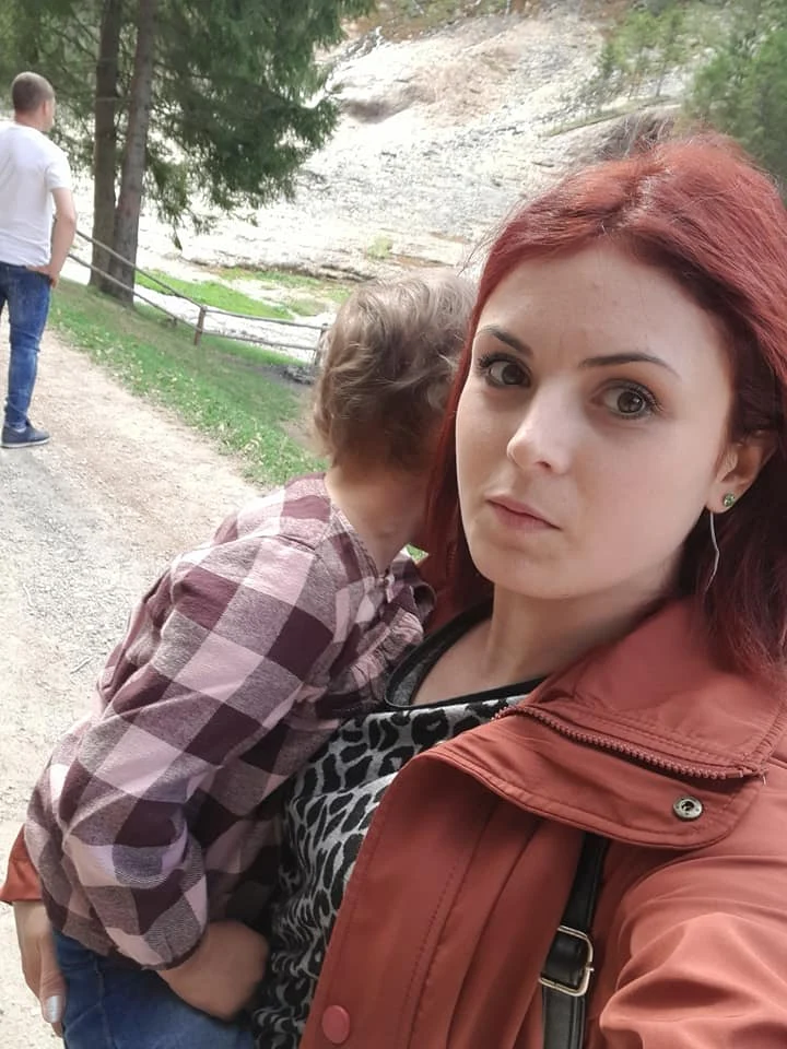 Tragedia unei tinere care a murit la nici 30 de ani. A vrut să devină mamă, deși medicii i-au interzis. „N-am mai văzut atâția oameni la o înmormântare”