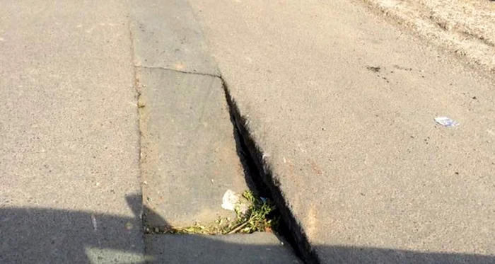 Surpare de teren la Galaţi strada Română FOTO GSDG/Facebook