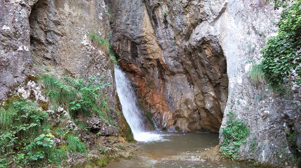 Drumeție de o zi în natura sălbatică a Munților Trascău. Cum se ajunge la Băile Romane de la Cetea FOTO