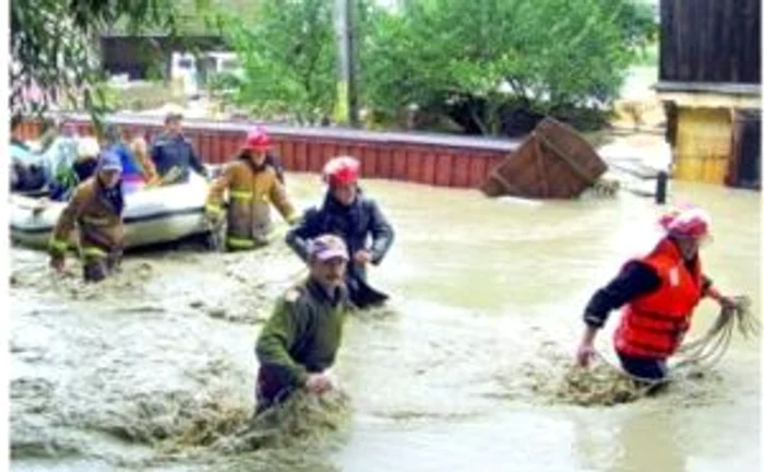 Circa 500 de gospodării, afectate de inundaţii