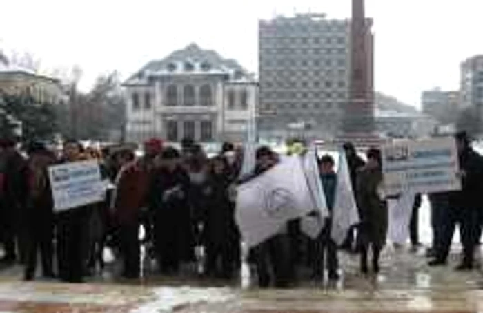 Protestatarii au primit autorizaţie doar pe şantierul de construcţii din Piaţa Unirii.