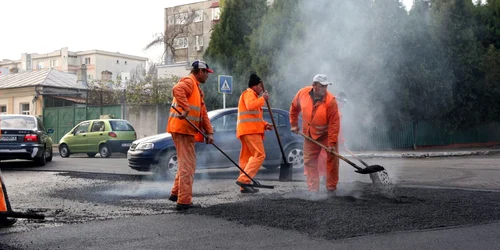 Asfalt nou pentru strada Oltului. Foto Bogdan Dimofte
