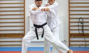 Marius Crăciun deține Centura Neagră la karate și antrenează juniorii jpeg