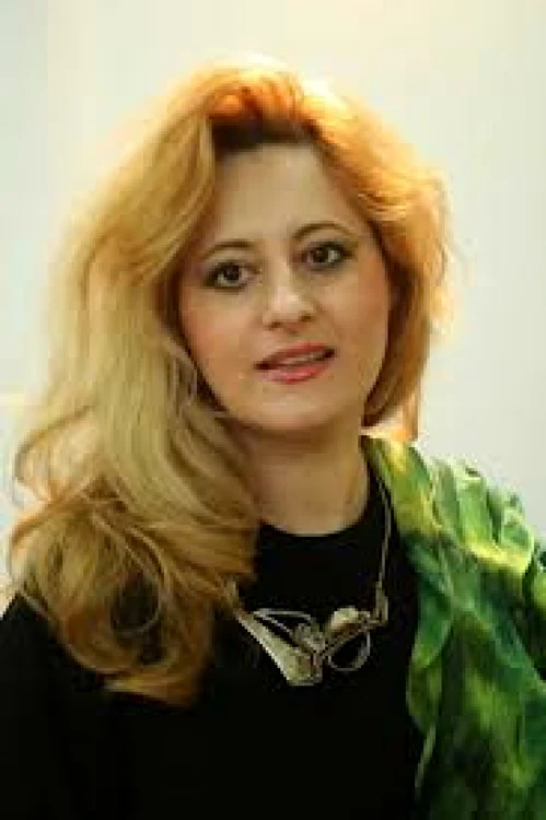 AURA TWAROWSKA
