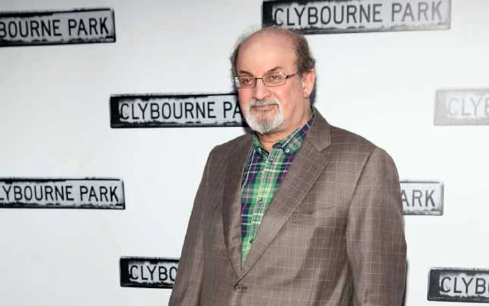Scriitorul britanic Salman Rushdie la deschiderea teatrului din New York FOTO: Mediafax