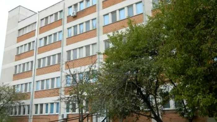 Un bărbat aflat în autoizolare s-a autoaccidentat și a intrat în Spitalul Hârşova ameninţând şi scuipând mediciiFoto: Facebook