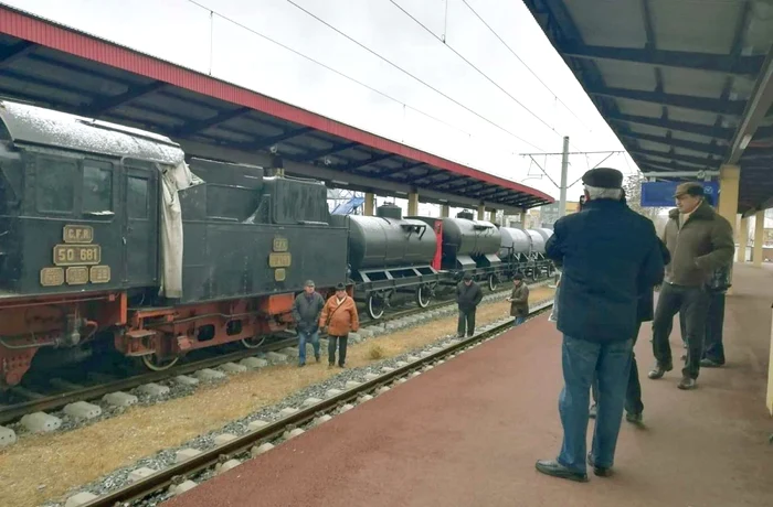 Peronul de la linia 1, situat mai sus decât celelalte