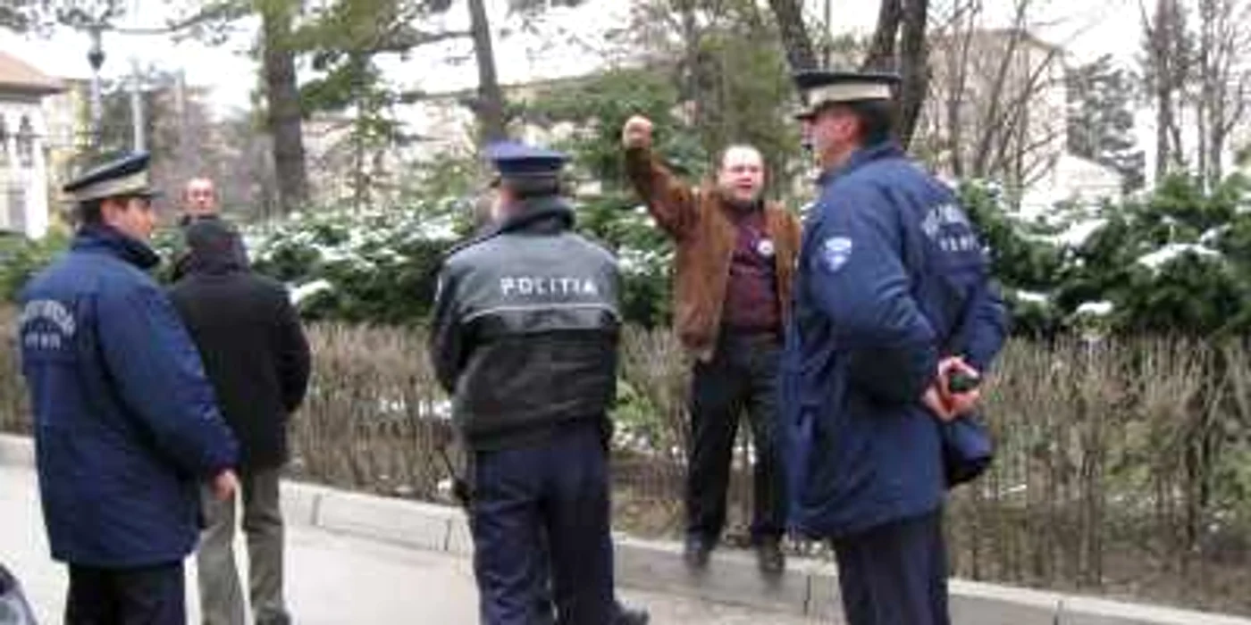 " Ne vrem primarul acasă!", strigau susţinătorii lui Antonie Solomon