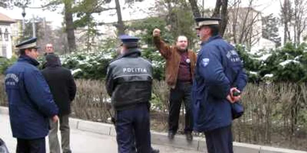 " Ne vrem primarul acasă!", strigau susţinătorii lui Antonie Solomon