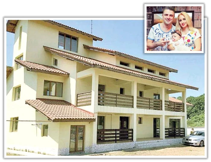 720.000 de euro. Casa solistului de la Vunk are opt camere, un living şi patru băi