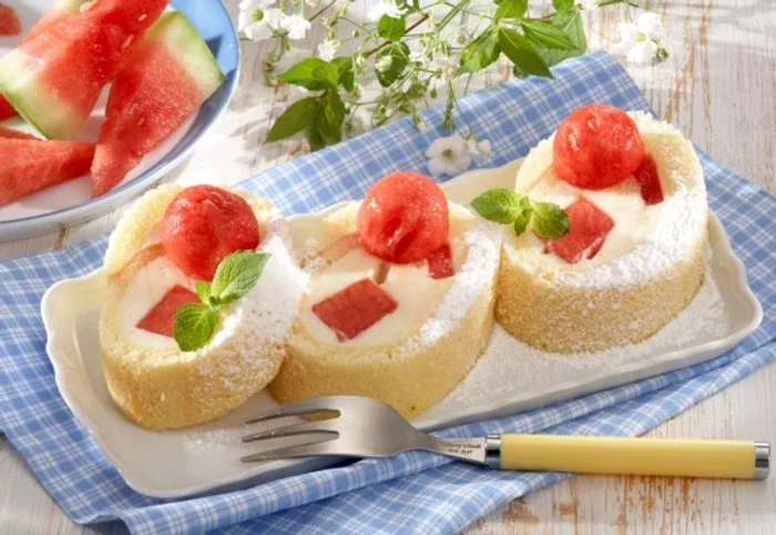 Cu siguranta aceasta rulada racoritoare te va cuceri cu consistența ei finăclickpoftabuna.ro