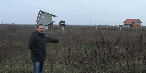 Dacă reuşeşte să-şi vândă terenul, Robert Tamva va avea o pierdere de peste 10.000 euro