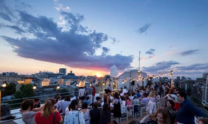 „Vara e momentul perfect de citit oraşul“ jpeg