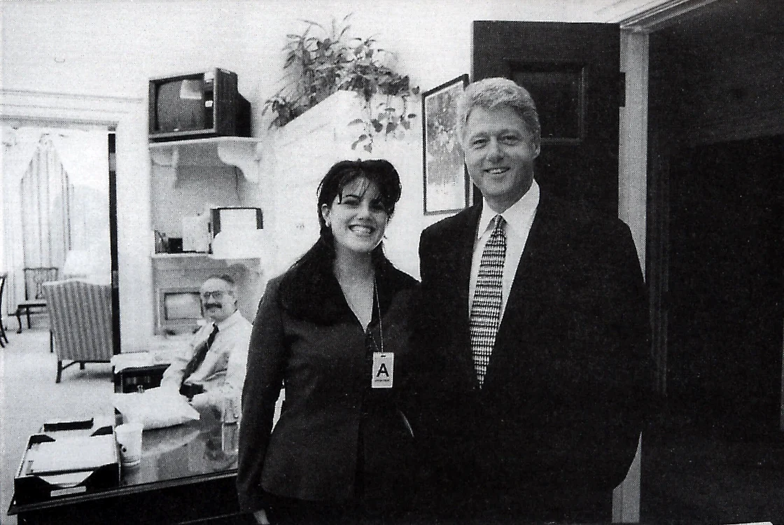 Bill Clinton şi Monica Lewinsky au fost implicaţi într-unul dintre cele mai mari scandaluri sexuale din istorie