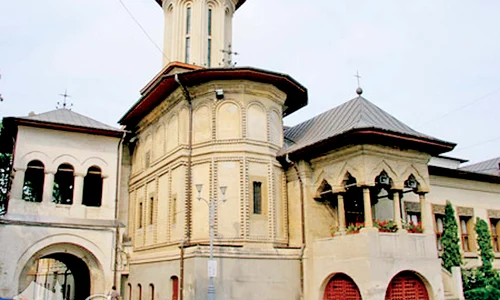  Paraclisul este situat chiar lângă reședința patriarhului, pe Dealul Mitropoliei din București jpeg