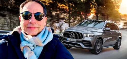 Dan Negru conduce un bolid în valoare de aproximativ 100.000 de euro