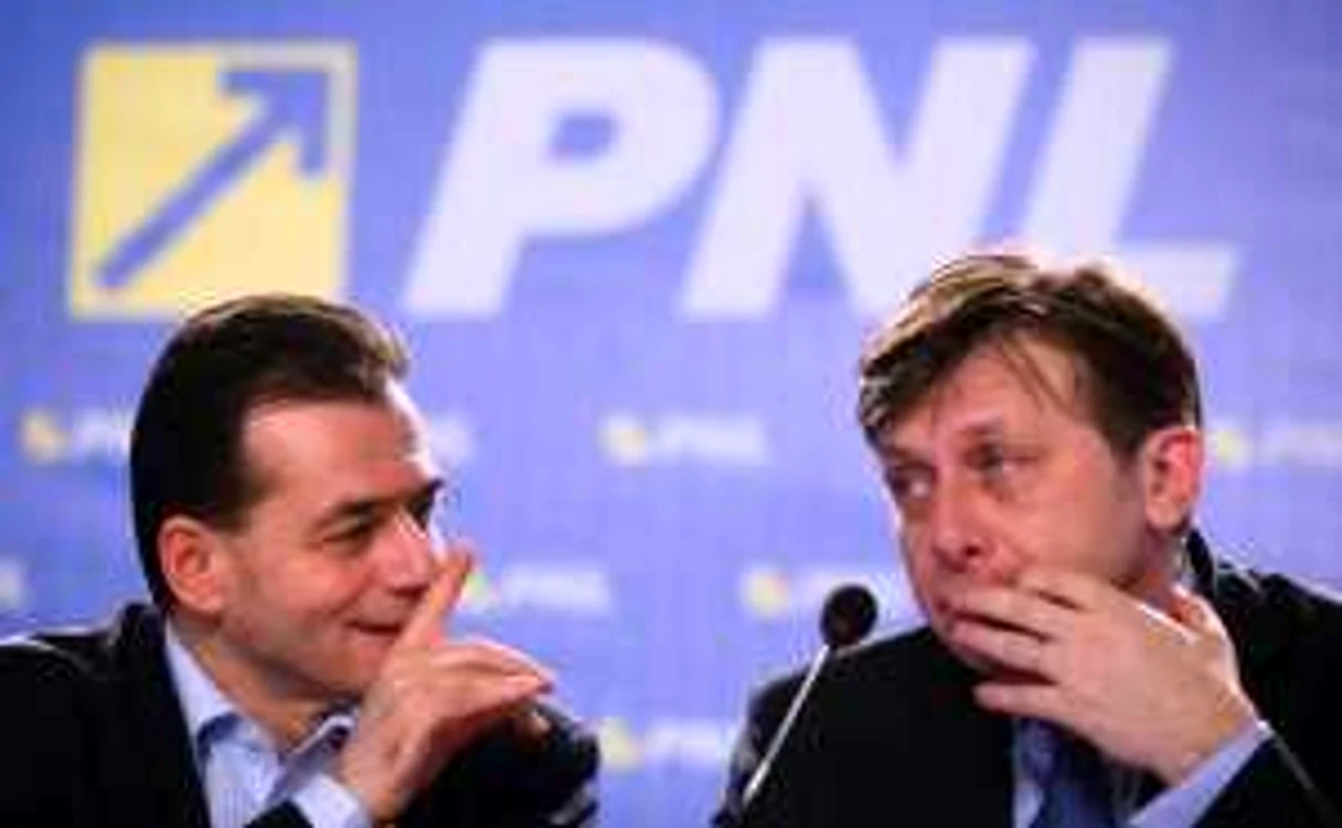 Dispute aprinse între Ludovic Orban şi Crin Antonescu    FOTO Mediafax
