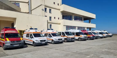 România a donat 11 ambulanţe serviciilor de urgenţă din Ucraina foto guvernul Romaniei