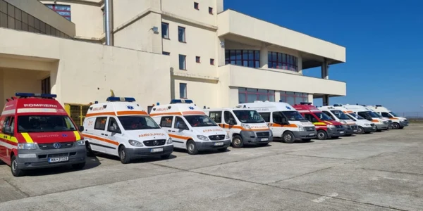  România a donat 11 ambulanţe serviciilor de urgenţă din Ucraina foto guvernul Romaniei 