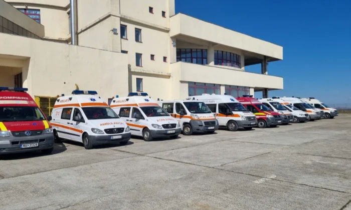  România a donat 11 ambulanţe serviciilor de urgenţă din Ucraina foto guvernul Romaniei 