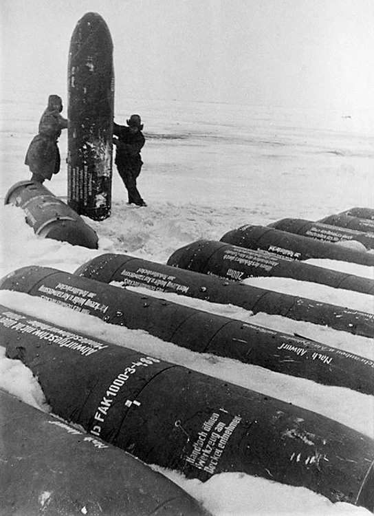 Provizii germane parașutate de Luftwaffe și capturate de sovietici