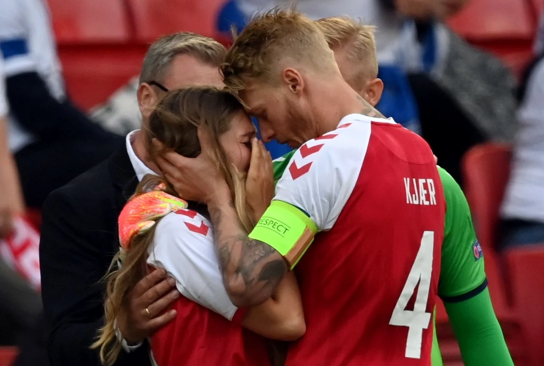 Iubita lui Eriksen a fost consolată de portarul SchmeichelFOTO: EPA