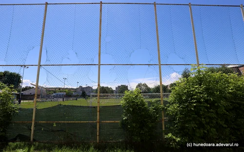 Stadionul Michael Klein din Hunedoara  Foto Daniel Guță ADEVĂRUL (96) JPG