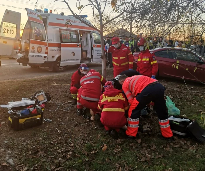 În ciuda eforturilor medicilor, biciclistul nu a mai pututu fi salvat FOTO ISU Ialomiţa