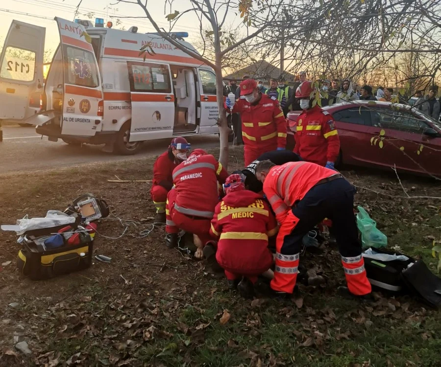 În ciuda eforturilor medicilor, biciclistul nu a mai pututu fi salvat FOTO ISU Ialomiţa