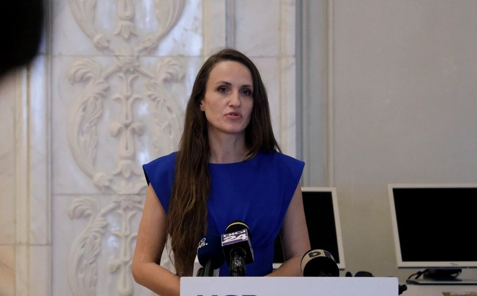 Oana Țoiu dezvăluie că angajații unei instituții din subordine cu buget de 27 milioane de euro nu știu limbi străine. „Mă îndoiesc că vor continua”