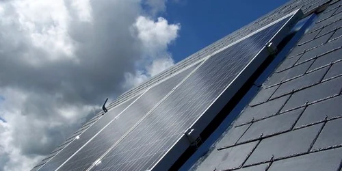 Panourile fotovoltaice vor asigura energia necesară