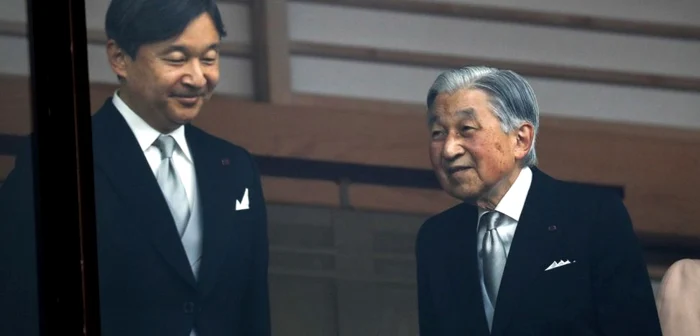 Naruhito (stânga), succesorul la tron al tatălui său, actualul suveran Akihito (dreapta) FOTO EPA-EFE