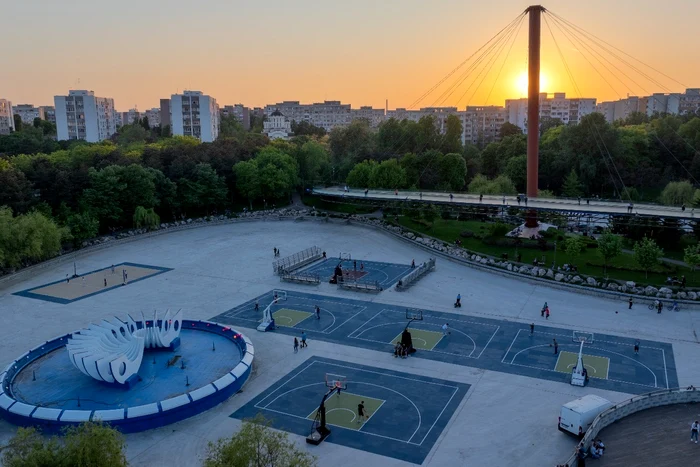 Cuva lacului din parcul Drumul Taberei devine spațiu de joacă