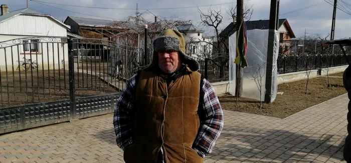 
    În Copălău, faimoasa legumă poate fi  cumpărată şi la marginea drumului    