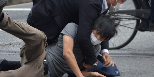 Asasinarea fostului premier al Japoniei Shinzo Abe 8 iulie 2022 retinere atacator FOTO AFP