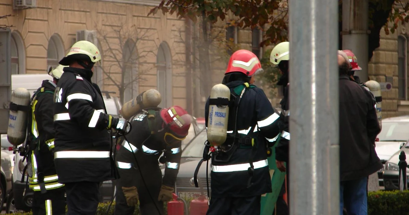 Pompierii au intervenit cu două autospeciale