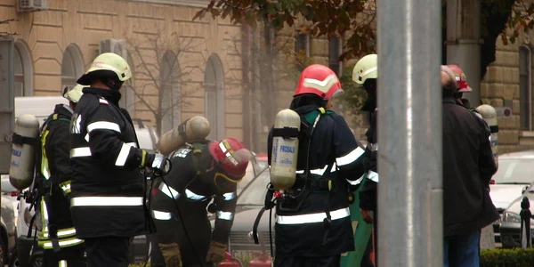Pompierii au intervenit cu două autospeciale