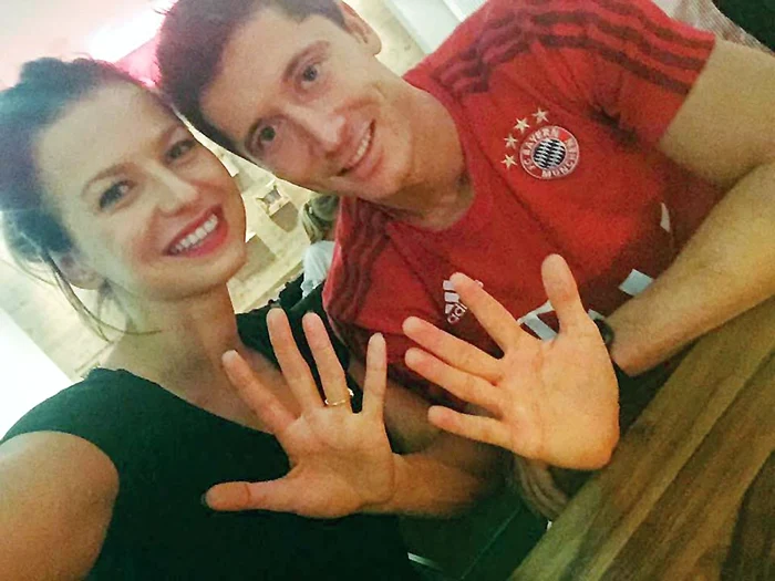 Robert şi soţia lui,  la petrecerea de după