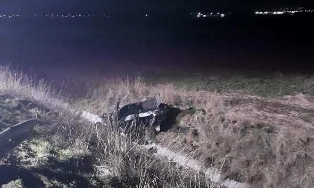Maşina s-a făcut praf în urma impactului. Foto: ISU Giurgiu