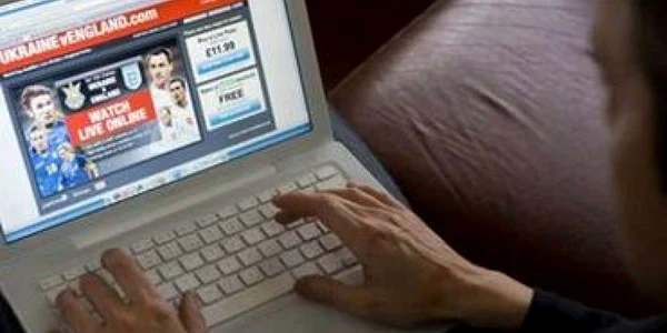 Tinerii nu pot trăi fără Internet - studiu