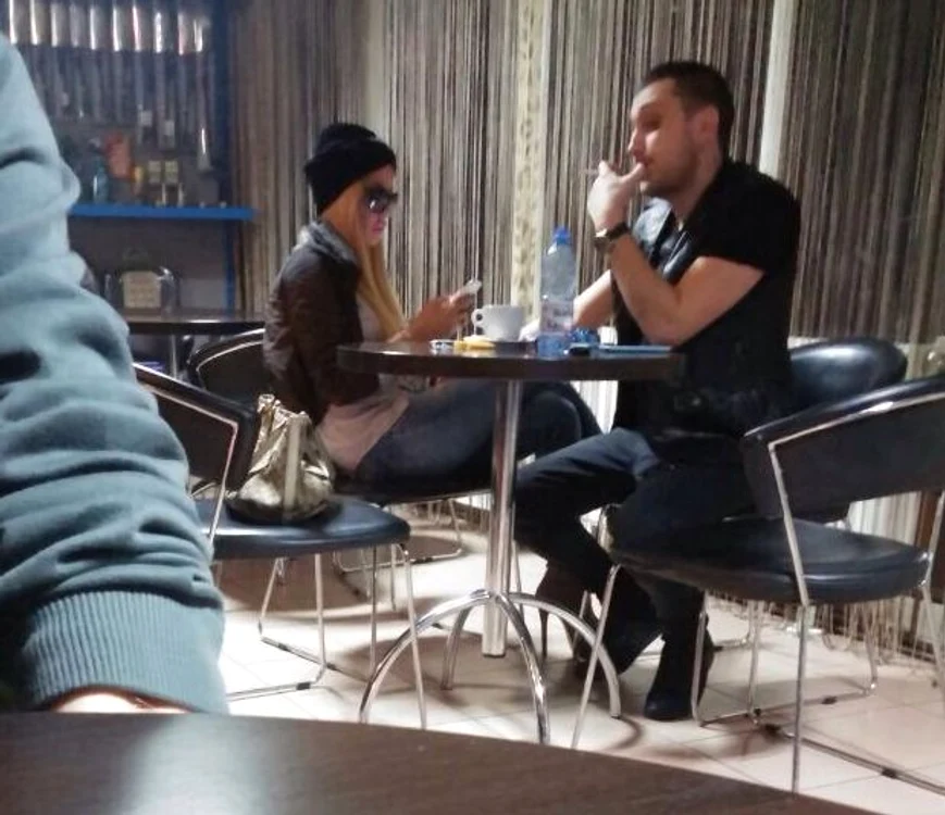 Mădălina şi Cosmin au stat de vorbă la o cafea