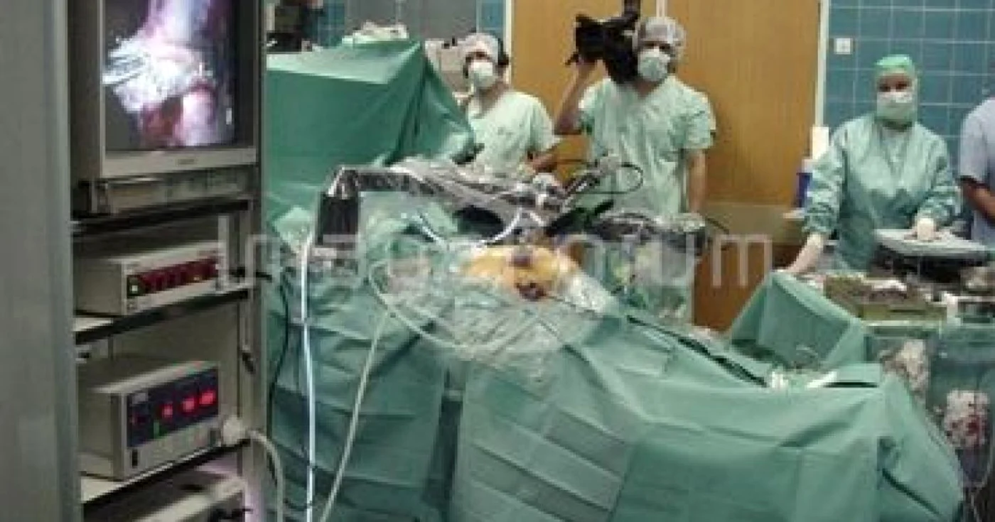 Iaşi: Operaţie asistată de robot la Spitalul de Recuperare