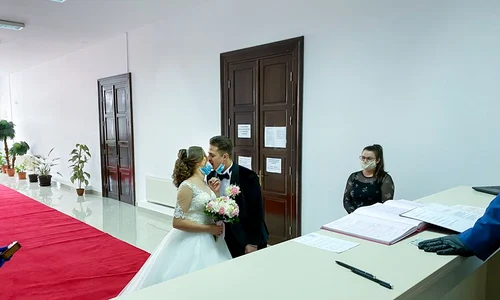 Au renunțat la mască pentru câteva momente jpeg