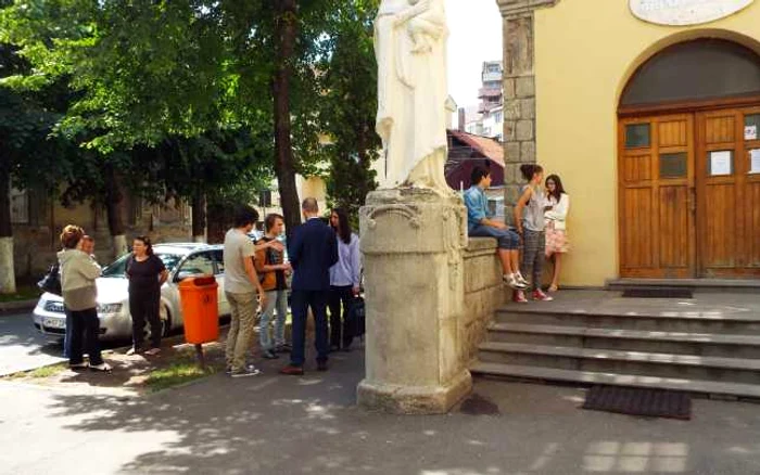 Miercuri, 2 iulie, absolvenţii au susţinut examenul la matematică şi istorie   FOTO  Cristina Cîcău