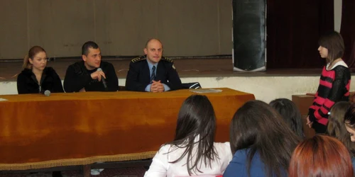 Alexandru Bălan le-a povestit elevilor cum a ajuns să consume droguri 